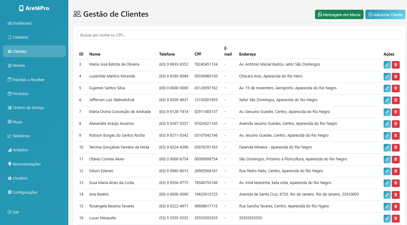 Tela de cadastro de clientes com histórico de compras e serviços